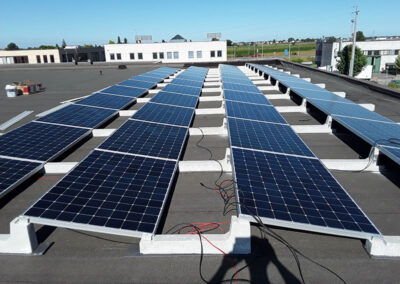 Impianto fotovoltaico da 37,93 kWp su tetto piano con moduli Sunpower e inverter trifase Solaredge
