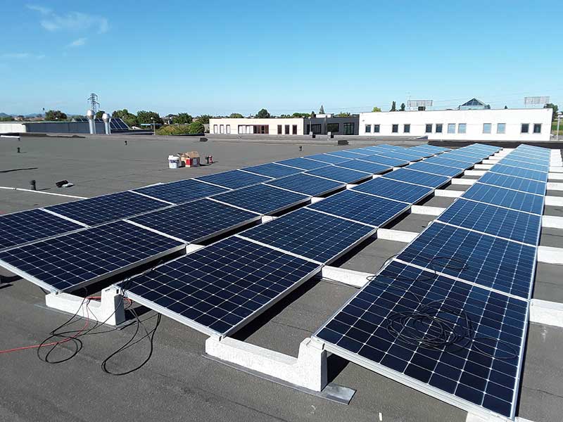 Impianto fotovoltaico da 37,93 kWp di Verona su tetto piano con inverter trifase Solaredge