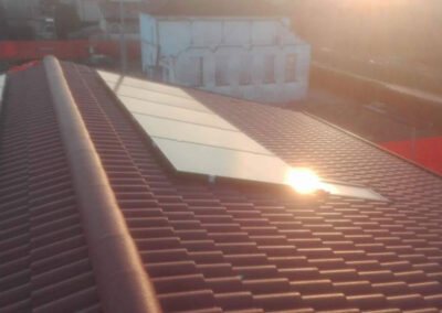 Impianti fv moduli Sunpower da 4 kWp su tetto a falda, provincia Padova, inverter monofase Solaredge.