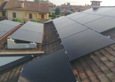 Impianto residenziale su tegole canadesi – 10,26 kWp